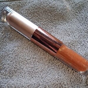 Revolution Eye Glisten Foil & Glitter Liquid Eyeshadow In IT'S FATE